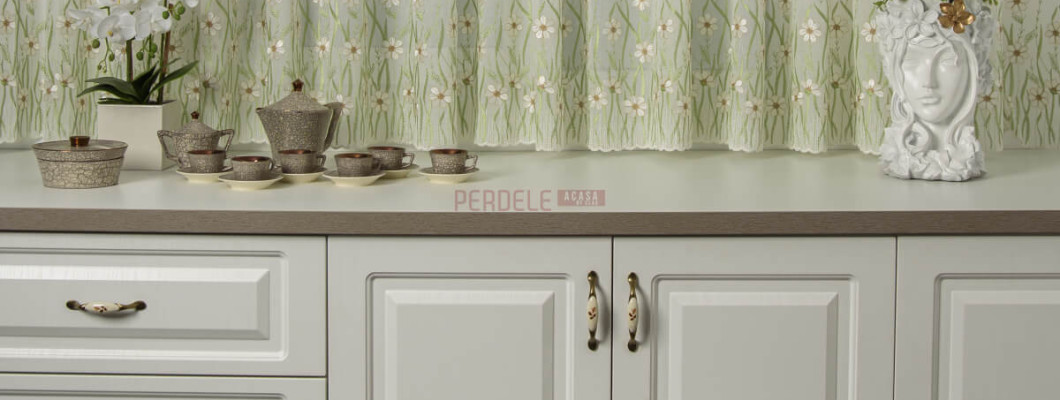 Estetica si Functionalitatea: Perdele Scurte pentru Bucatarie Estetica si Functionalitatea: Perdele Scurte pentru Bucatarie