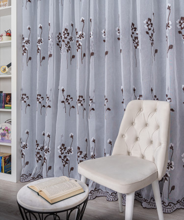 Perdea tip in brodat, alb/maro Perdea tip in brodat, alb/maro