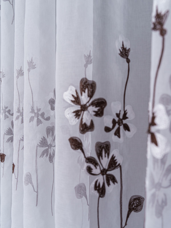 Perdea tip in brodat, alb/maro Perdea tip in brodat, alb/maro