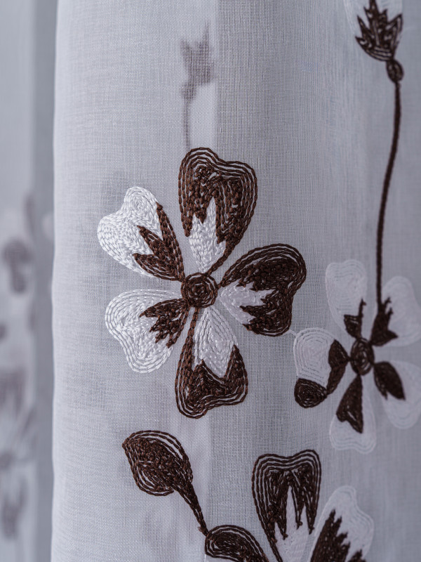 Perdea tip in brodat, alb/maro Perdea tip in brodat, alb/maro