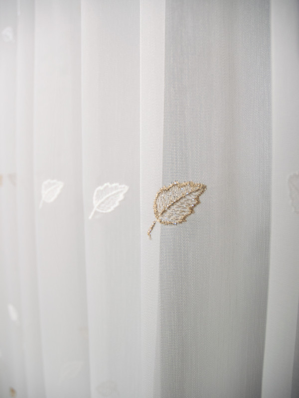 Perdea tulle bamboo brodat, alb/bej