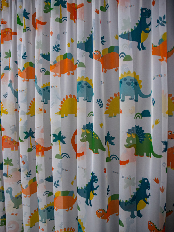 Perdea voal, model dinozauri