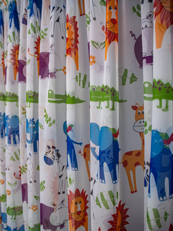 Perdea voal, model animale din jungla