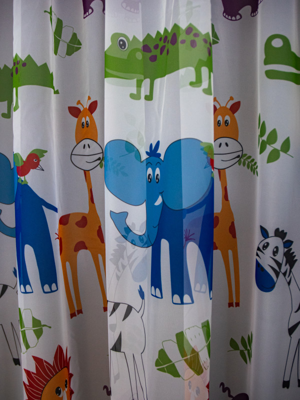 Perdea voal, model animale din jungla