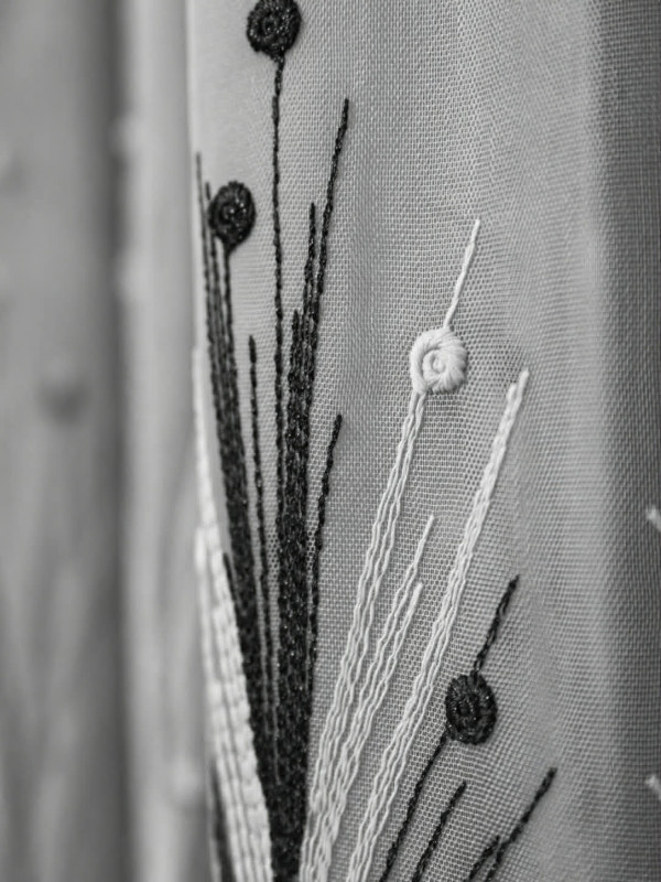 Perdea tulle bamboo brodat, alb/negru