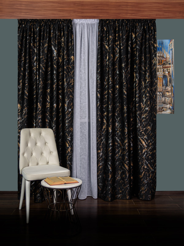 Draperie negru cu insertii aurii/argintii