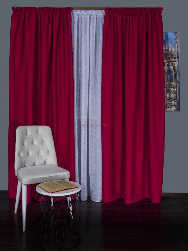 Draperie blackout rosu