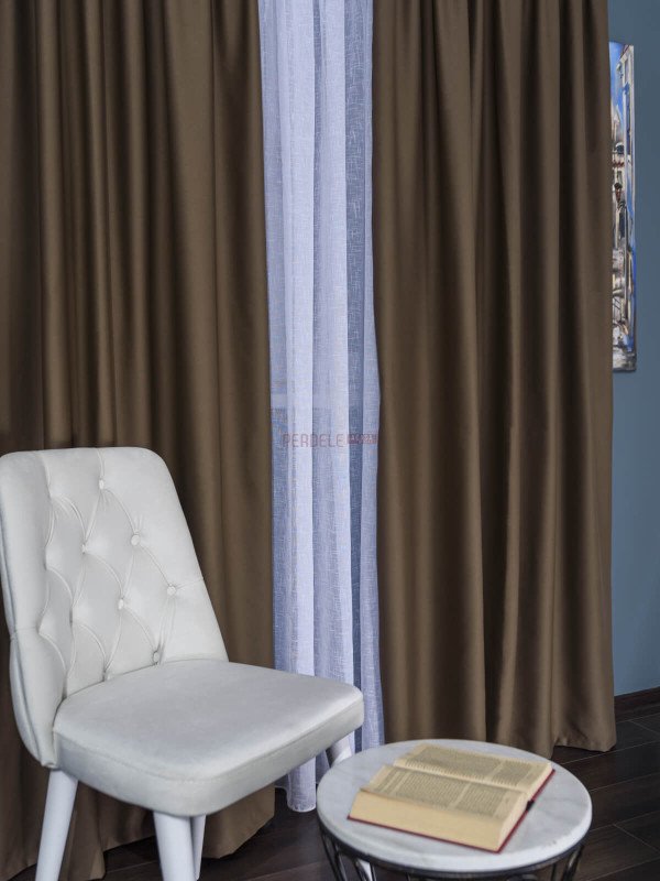 Draperie blackout maro