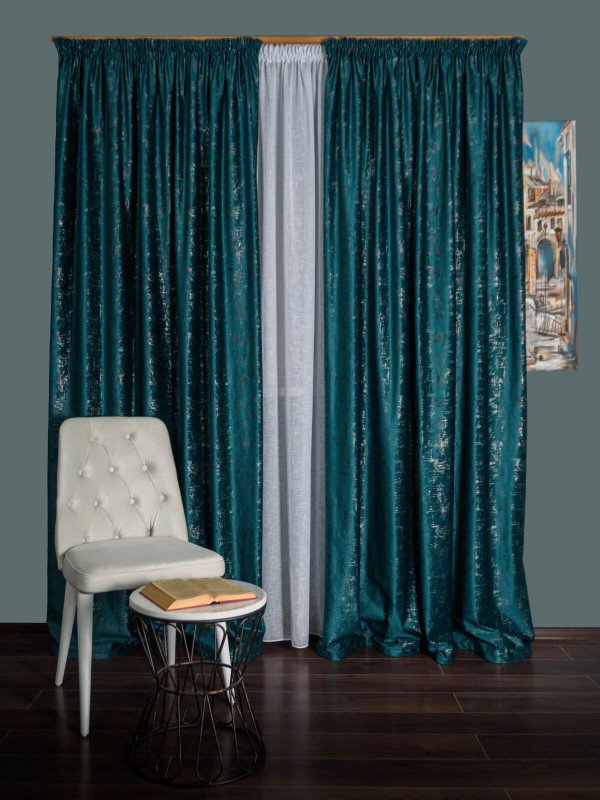Draperie catifea albastru-turqoise cu insertii aurii/argintii