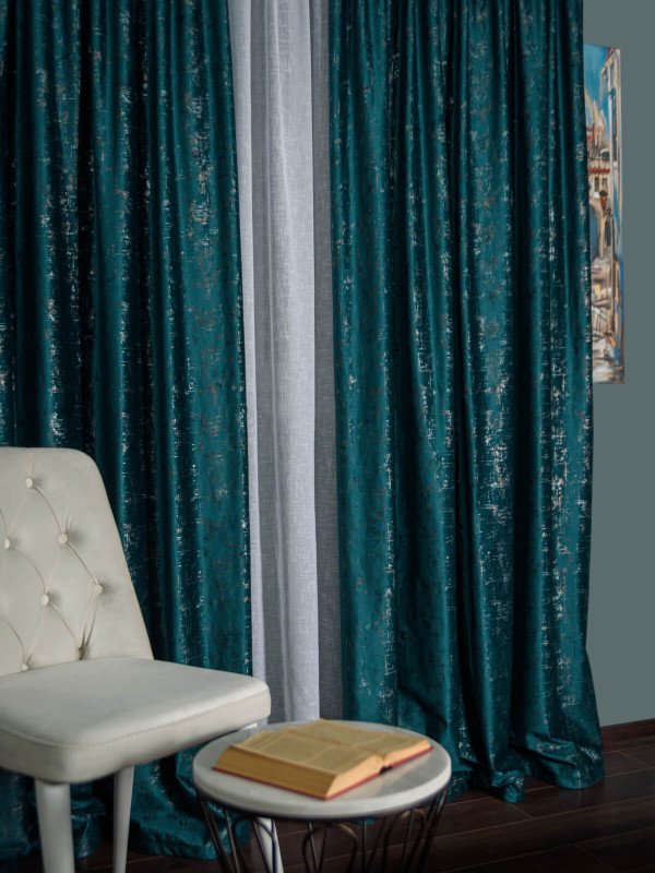 Draperie catifea albastru-turqoise cu insertii aurii/argintii