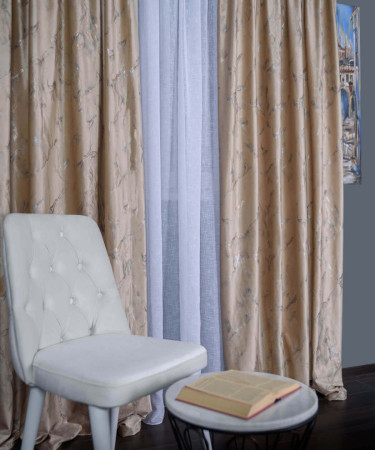 Draperie catifea bej cu insertii aurii Draperie catifea bej cu insertii aurii