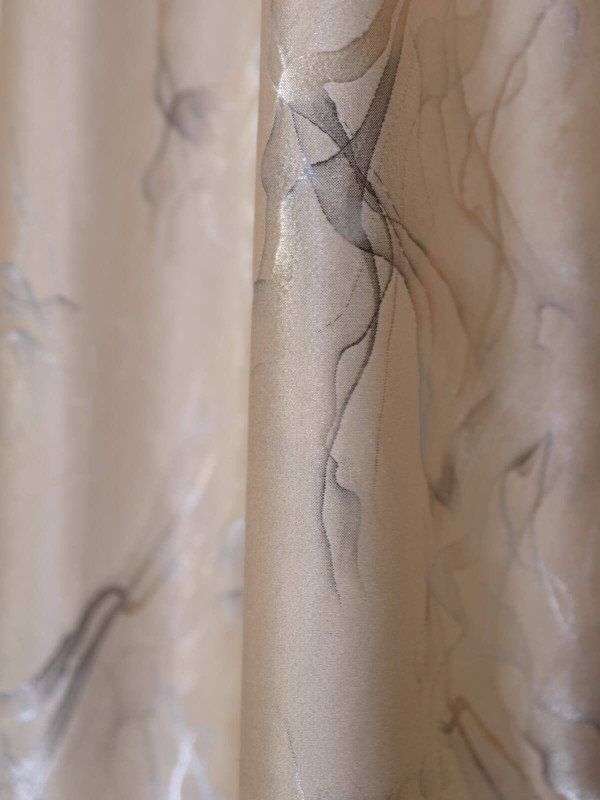 Draperie catifea bej cu insertii aurii