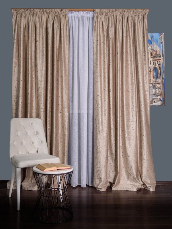 Draperie catifea bej cu insertii aurii/argintii