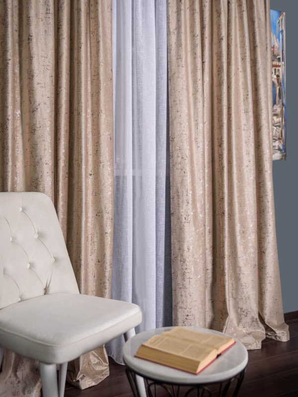 Draperie catifea bej cu insertii aurii/argintii
