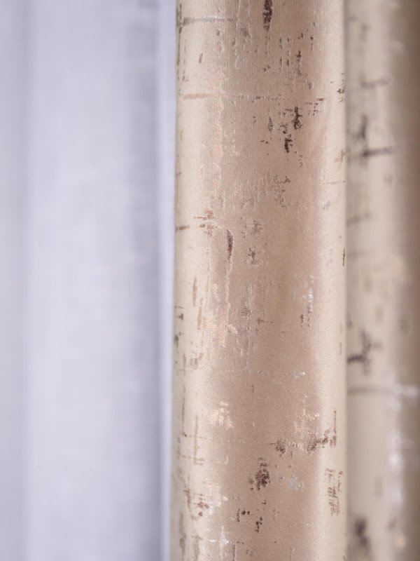 Draperie catifea bej cu insertii aurii/argintii