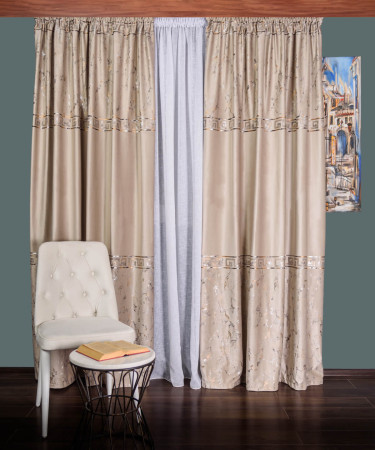Draperie catifea bej cu model auriu Draperie catifea bej cu model auriu