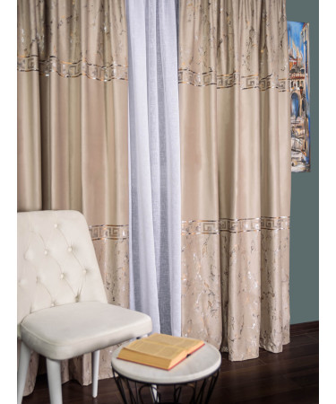 Draperie catifea bej cu model auriu Draperie catifea bej cu model auriu