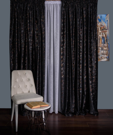 Draperie catifea negru cu insertii auriu/argintiu Draperie catifea negru cu insertii auriu/argintiu
