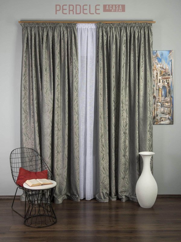 Draperie catifea gri deschis cu model