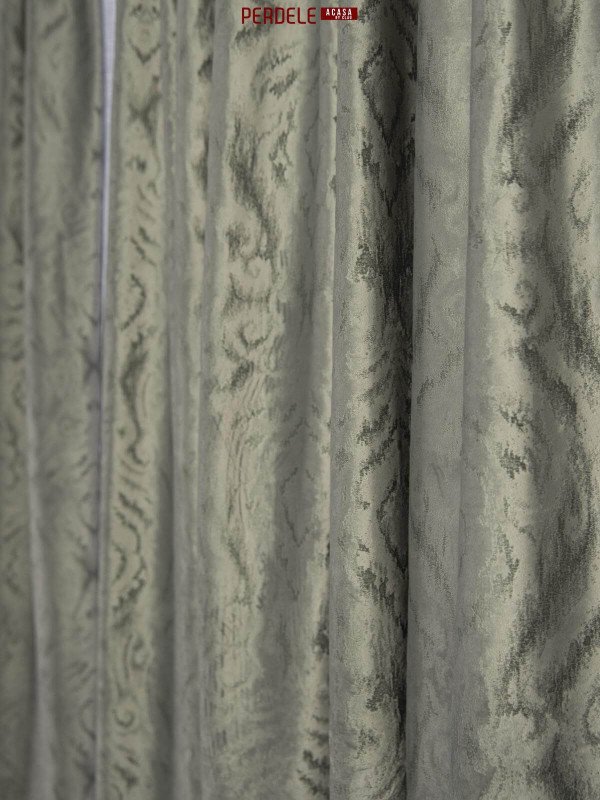 Draperie catifea gri deschis cu model