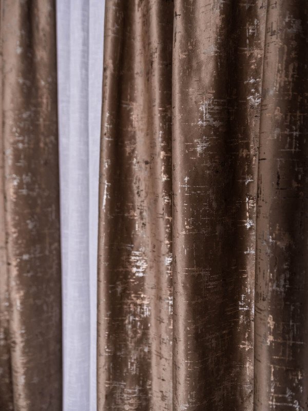 Draperie catifea maro insertii aurii/argintii