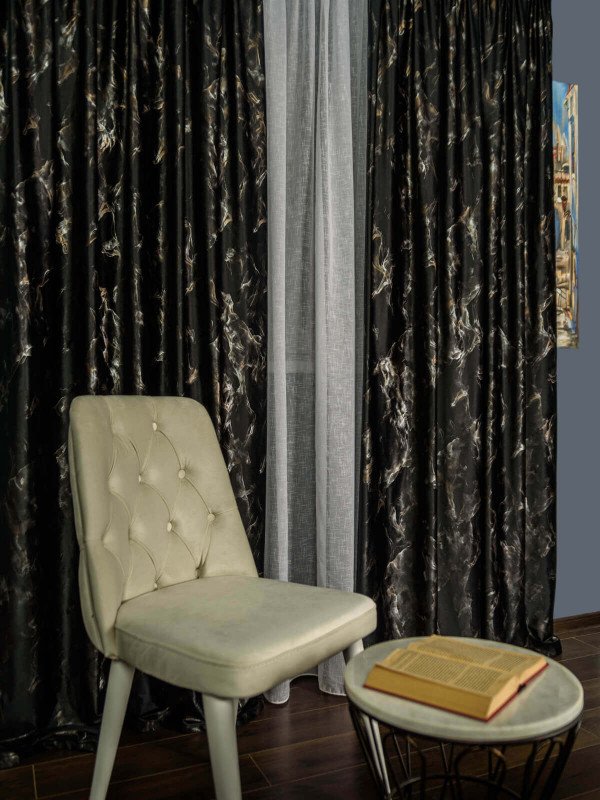 Draperie catifea negru cu insertii auriu