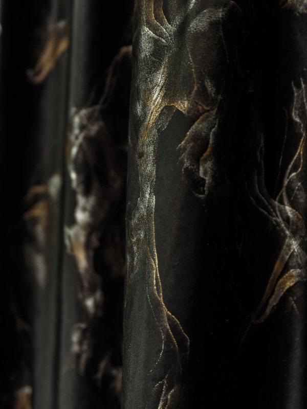 Draperie catifea negru cu insertii auriu