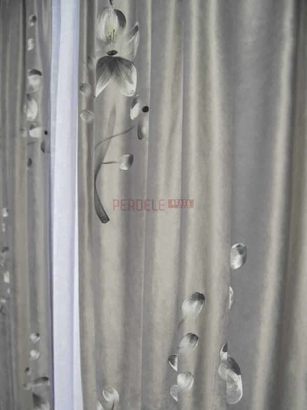 Draperie catifea pictata, gri