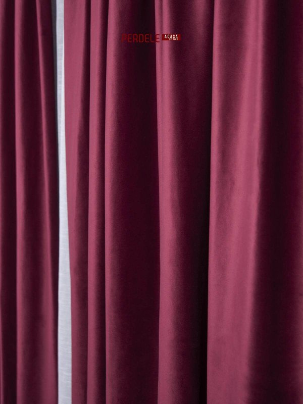 Draperie catifea visiniu Draperie catifea visiniu