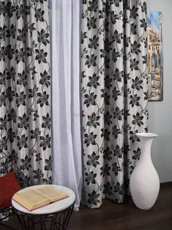 Draperie model flori
