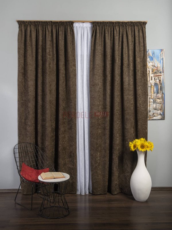 Draperie raiat, maro