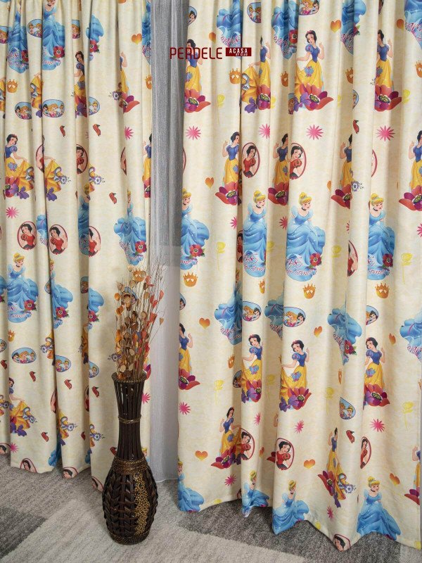 Draperie saten model copii