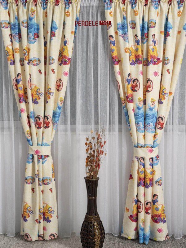 Draperie saten model copii