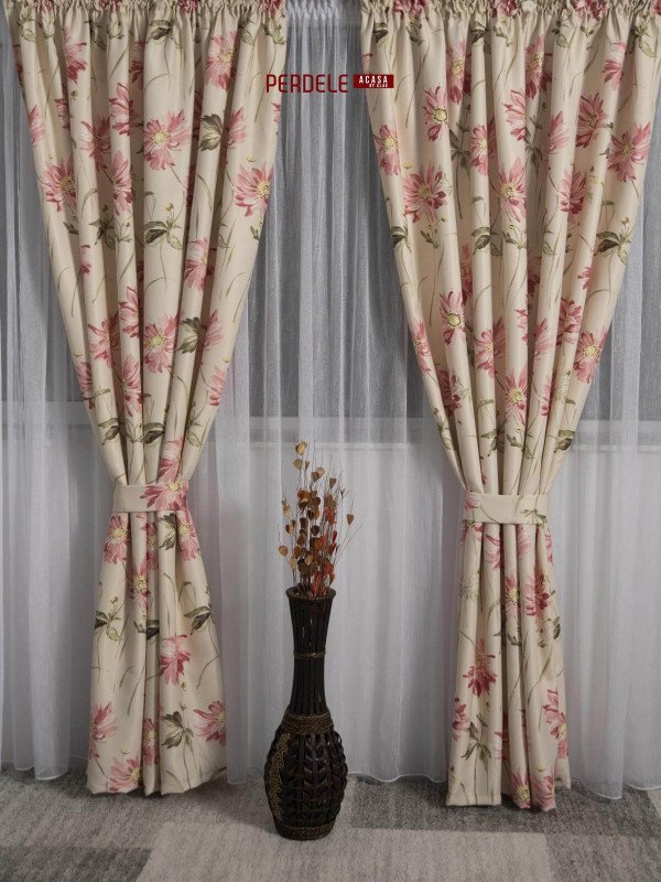 Draperie saten model flori crem,roz Draperie saten model flori crem,roz