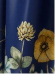 Draperie satin albastru,flori multicolore