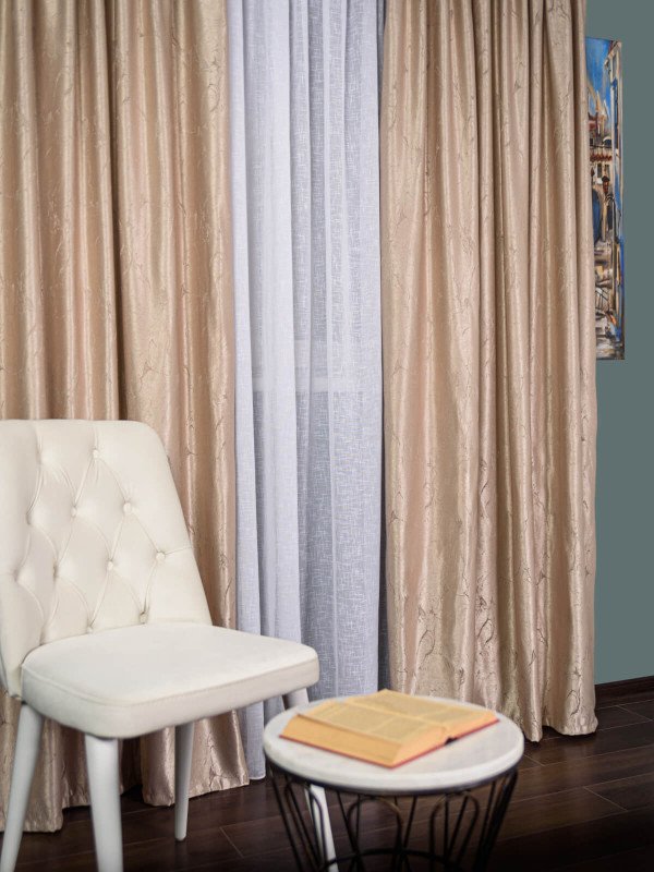 Draperie satin auriu