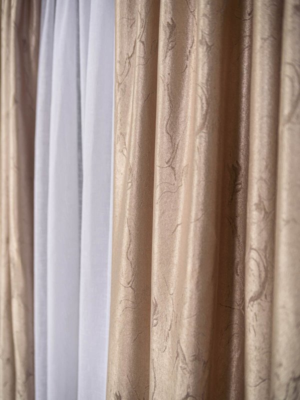 Draperie satin auriu