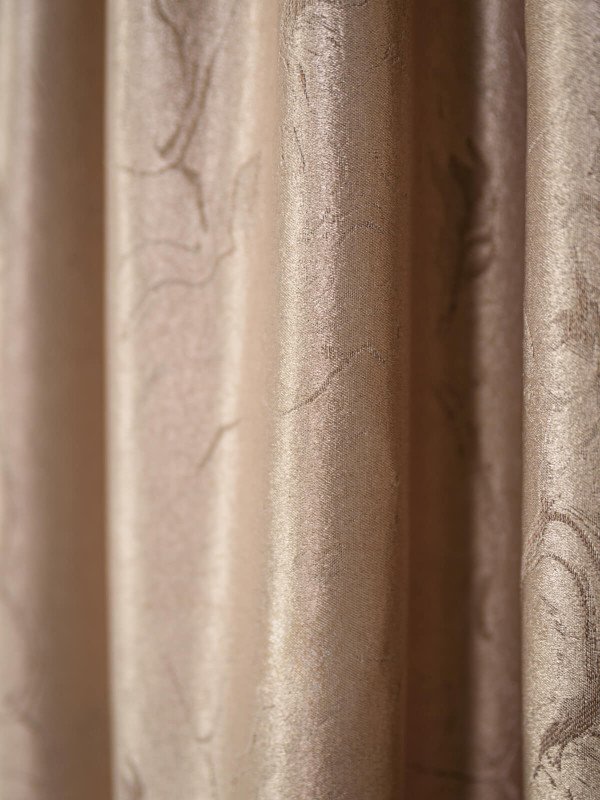 Draperie satin auriu