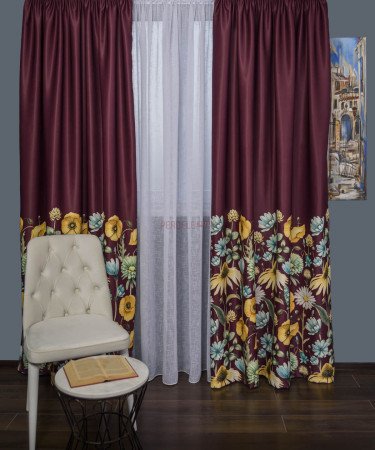 Draperie satin grena,flori multicolore Draperie satin grena,flori multicolore