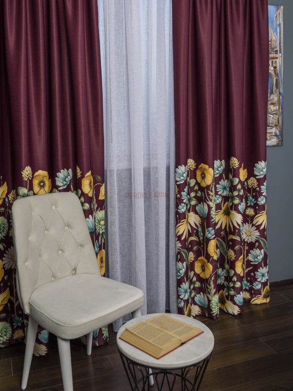 Draperie satin grena,flori multicolore