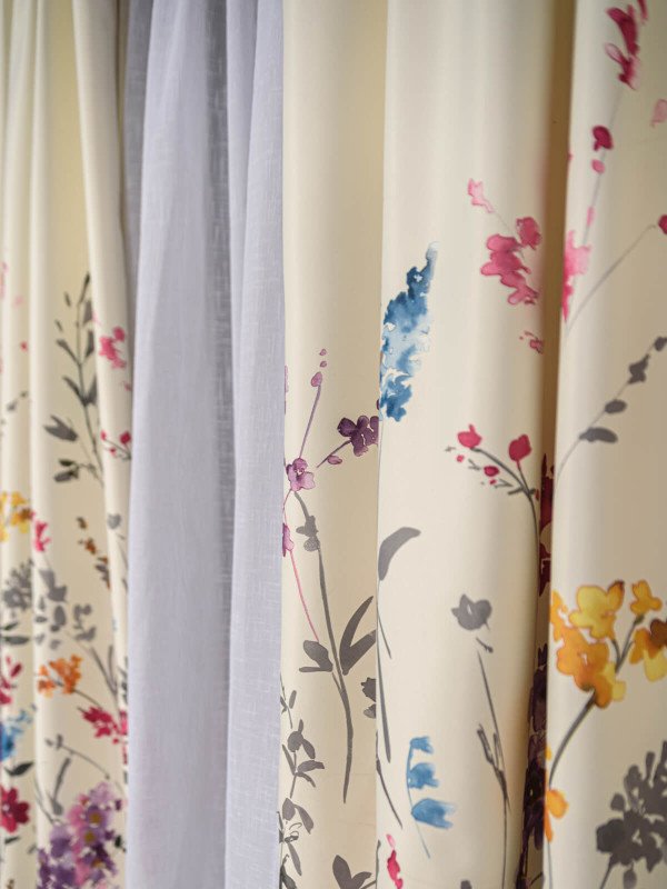 Draperie satin model flori multicolore