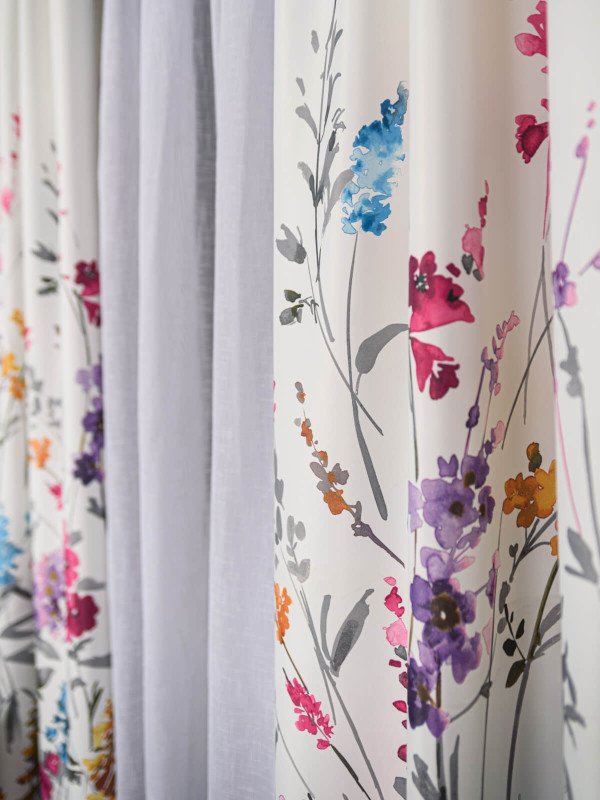 Draperie satin model flori multicolore