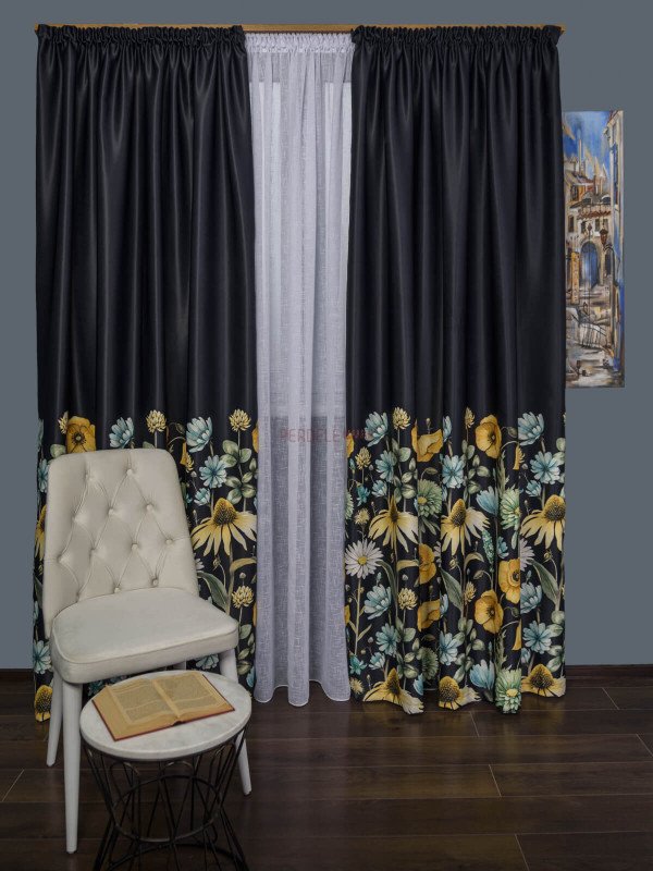 Draperie satin negru,flori multicolore