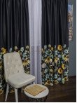 Draperie satin negru,flori multicolore