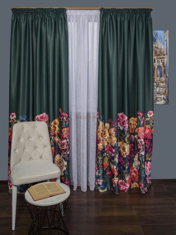 Draperie satin verde,flori multicolore