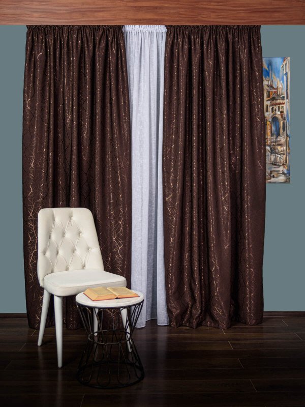 Draperie tip in maro