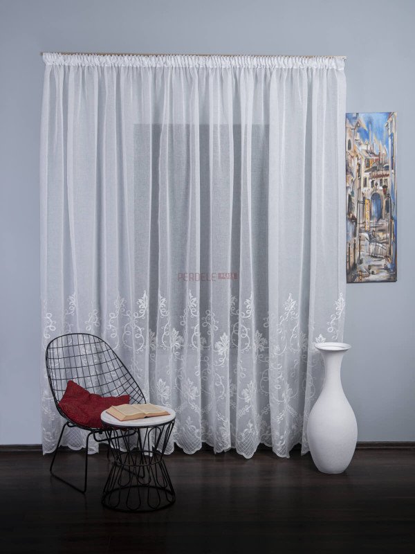 Perdea borangic brodat alb Perdea borangic brodat alb