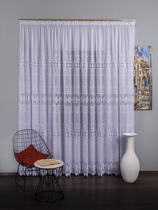 Perdea broderie tip dantela alb