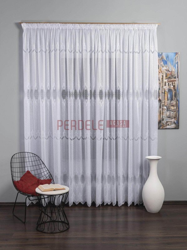 Perdea de Pascani alba