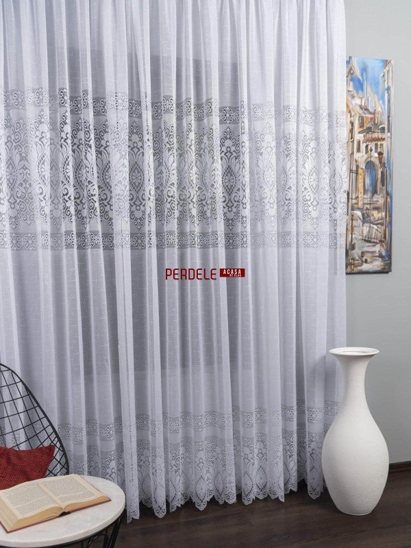 Perdea de pascani alba